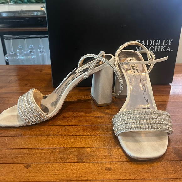 Badgley Mischka - Picture 3 of 3